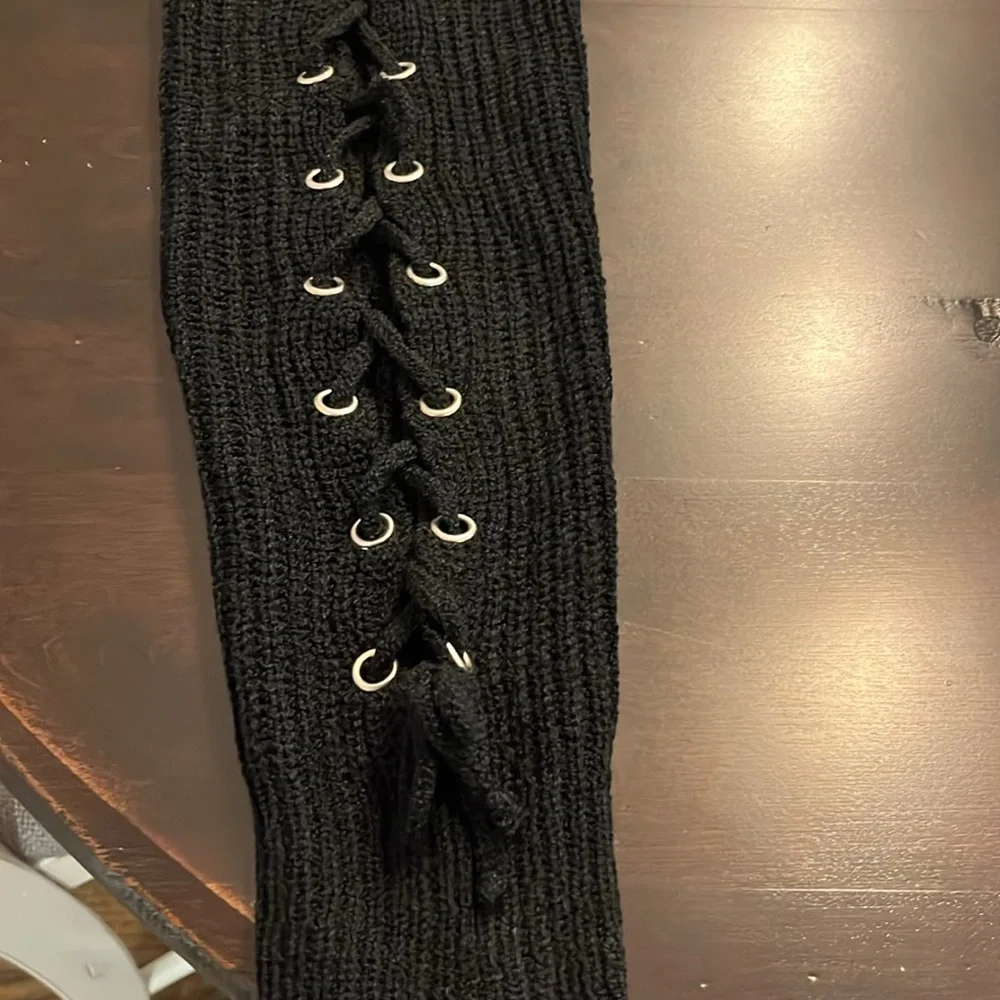 Dreamers Black sweater size large - Picture 5 of 7